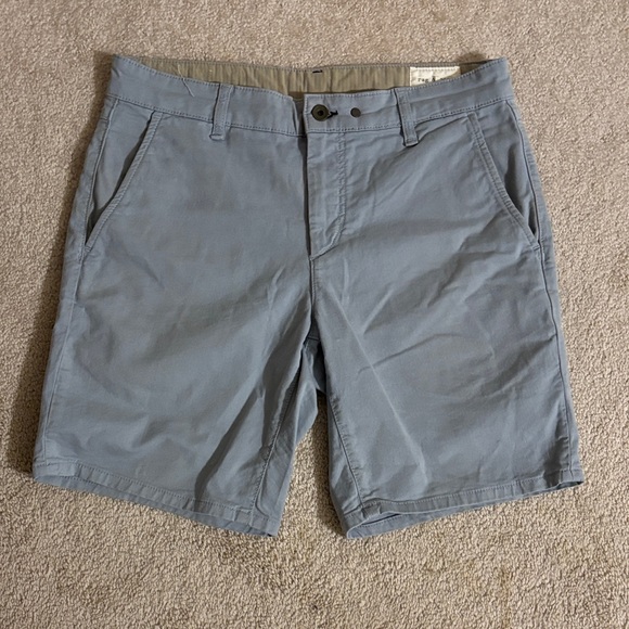 Rag & Bone Men's Light Gray Flat Front Shorts